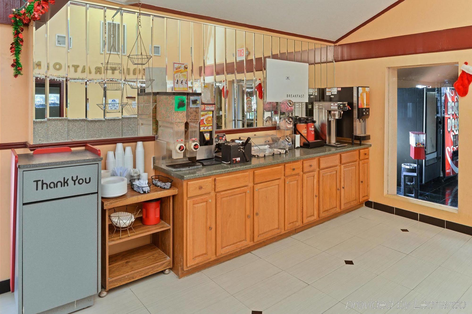 Americas Best Value Inn Conroe Exterior foto